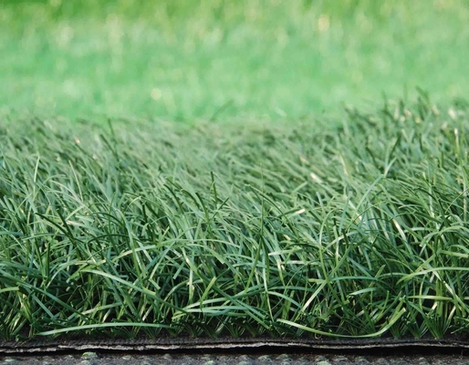 60mm Balcony Synthetic Grass 140 Stitches/M Green Fake Grass with 5/8'' Gauge