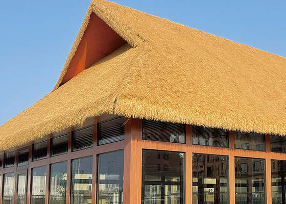 Landscaping Synthetic Thatch Roof With High Softness Flame Retardant Artificial Thatch Grass