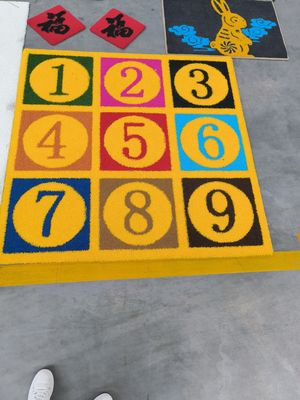 Customizable Logo Pattern Artificial Grass Synthetic Turf with Excellent Fire Resistance and UV Resistance