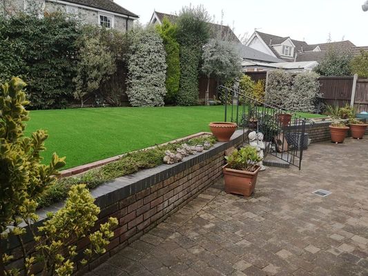 40mm Pile Height Artificial Grass with Realistic Appearance and Low Maintenance for Gardens and Landscaping