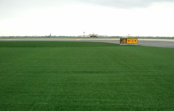40mm Pile Height Anti-abrasion Artificial Turf for Airport Scenarios