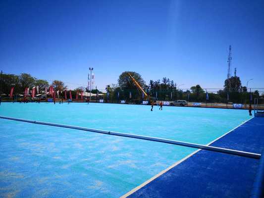 FIH Certified Hockey Artificial Turf with 14mm Pile Height and Water Spray for Consistent Play